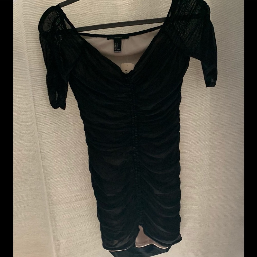 🚨OFFERNOW🚨NWT FOREVER 21 MESH RUCHED DRESS